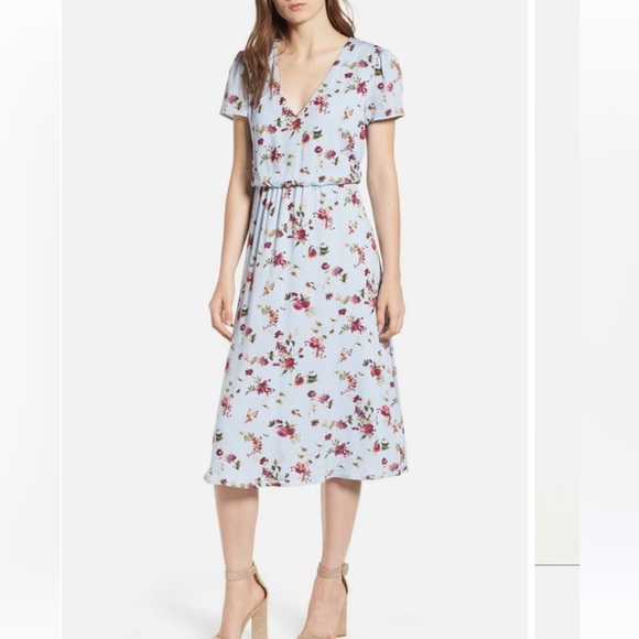 Wayf Dresses & Skirts - WAYF Blouson V Neck Blue Floral Print Midi Dress in Rayon Gauze sz S